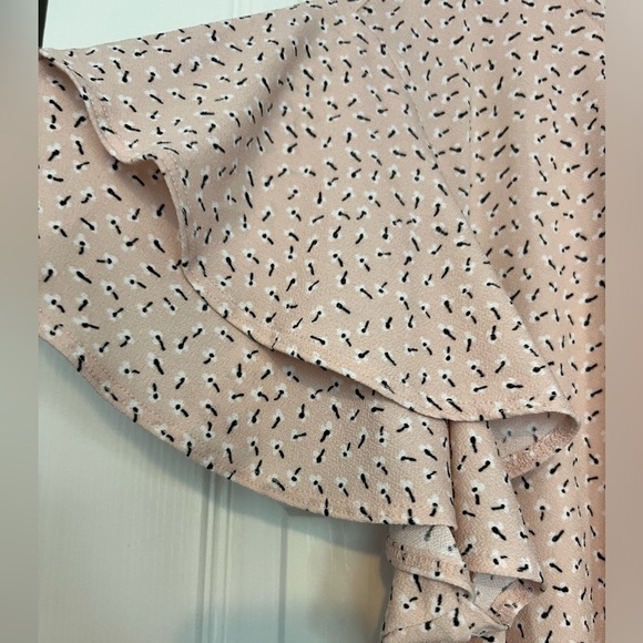 Pink ruffled blouse - Picture 2 of 6